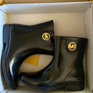 Women’s Michael Kors rain bootie, Size 7